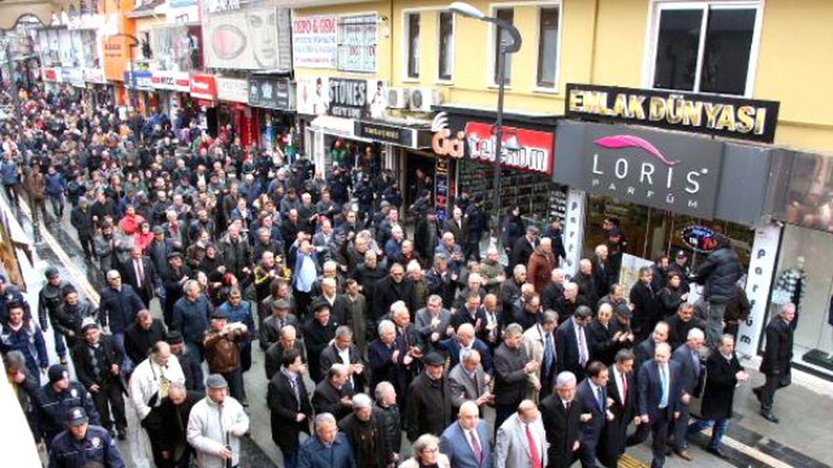 Chp, 13 Milletvekili ile Düzce İl Başkanı\'na Destek Verdi