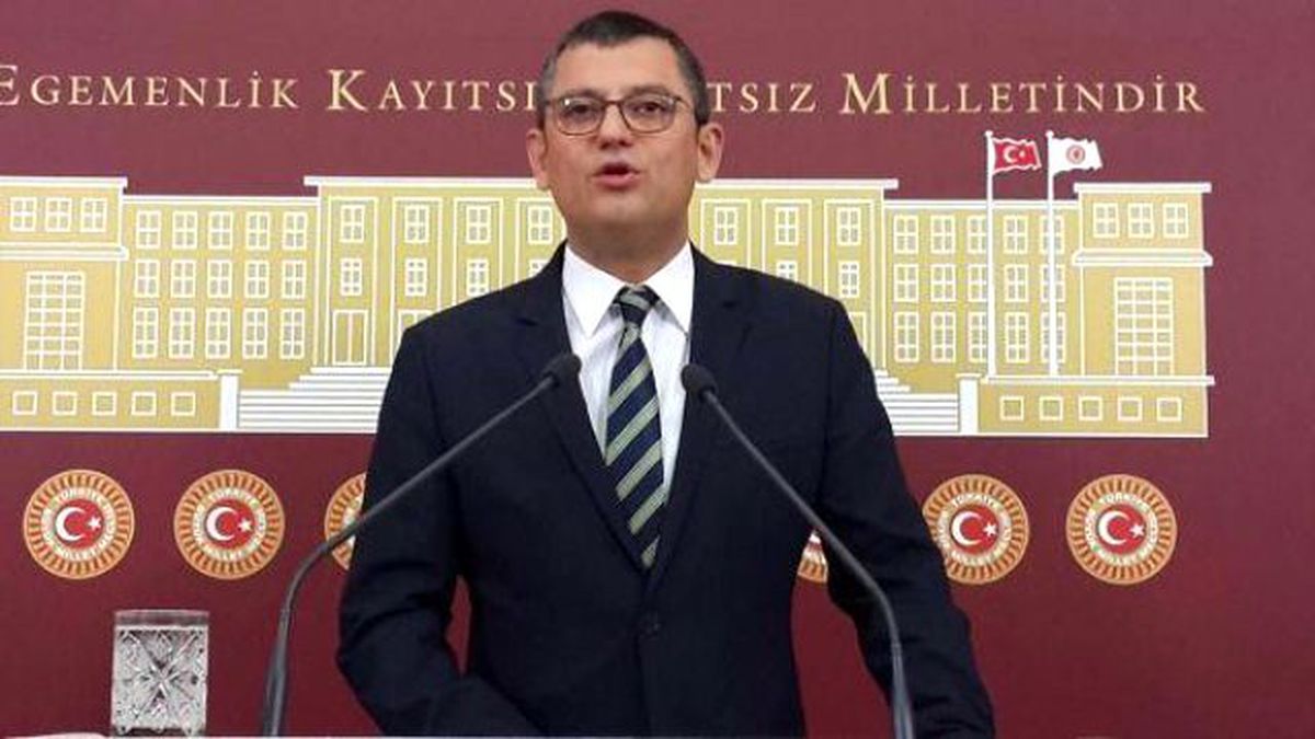CHP\'li Özel\'den Okullara Kalıntılı Üzüm İddiası