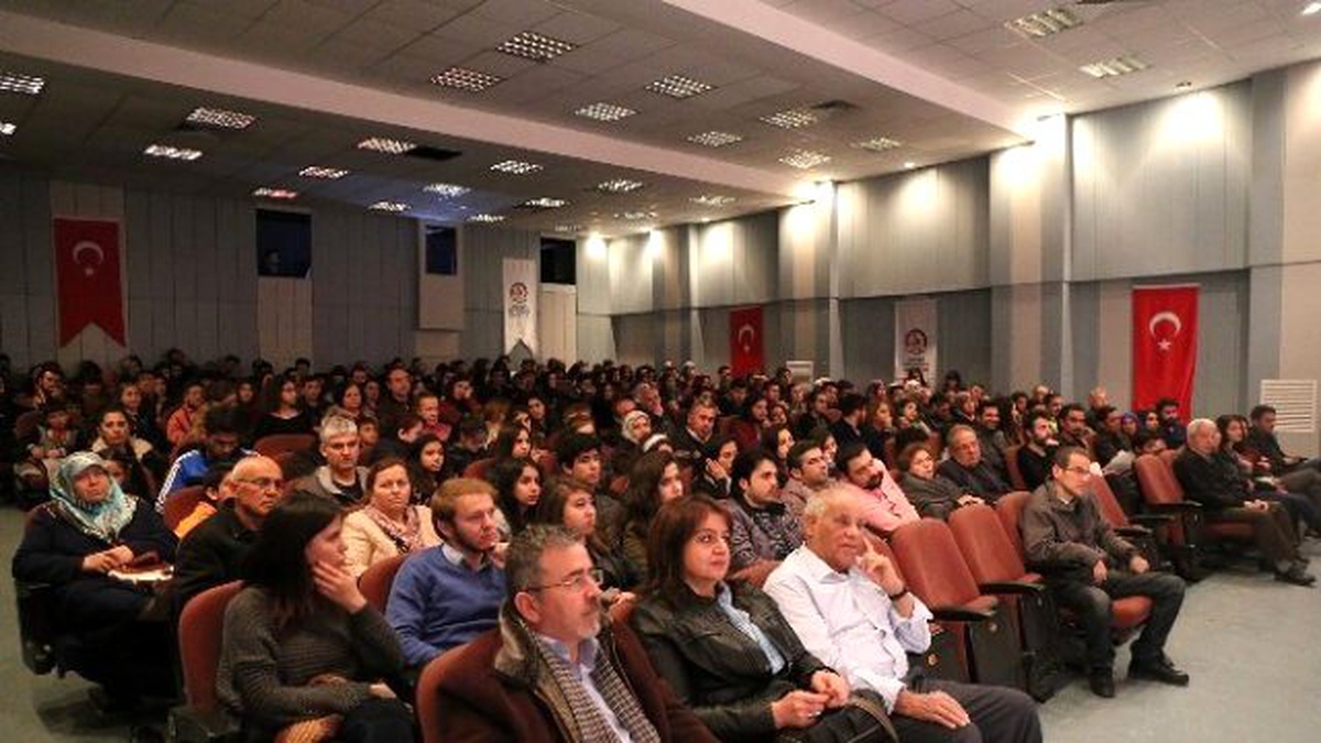 Dünya Tiyatrolar Günü\'nde Tiyatro Şöleni