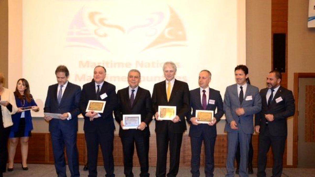 İzmir\'den Midilli\'ye Vapur Seferleri 2017\'de Başlayacak