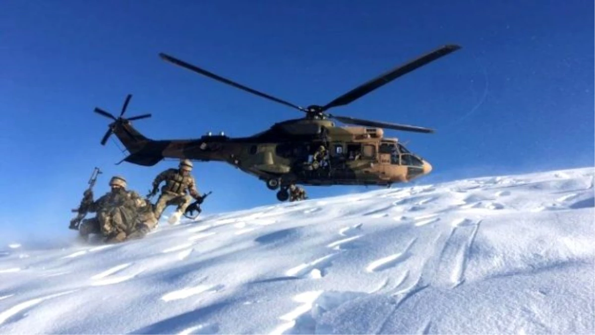 Komandolar, Tunceli, Kars, Siirt ve Bitlis\'te PKK\'ya Operasyon Düzenledi