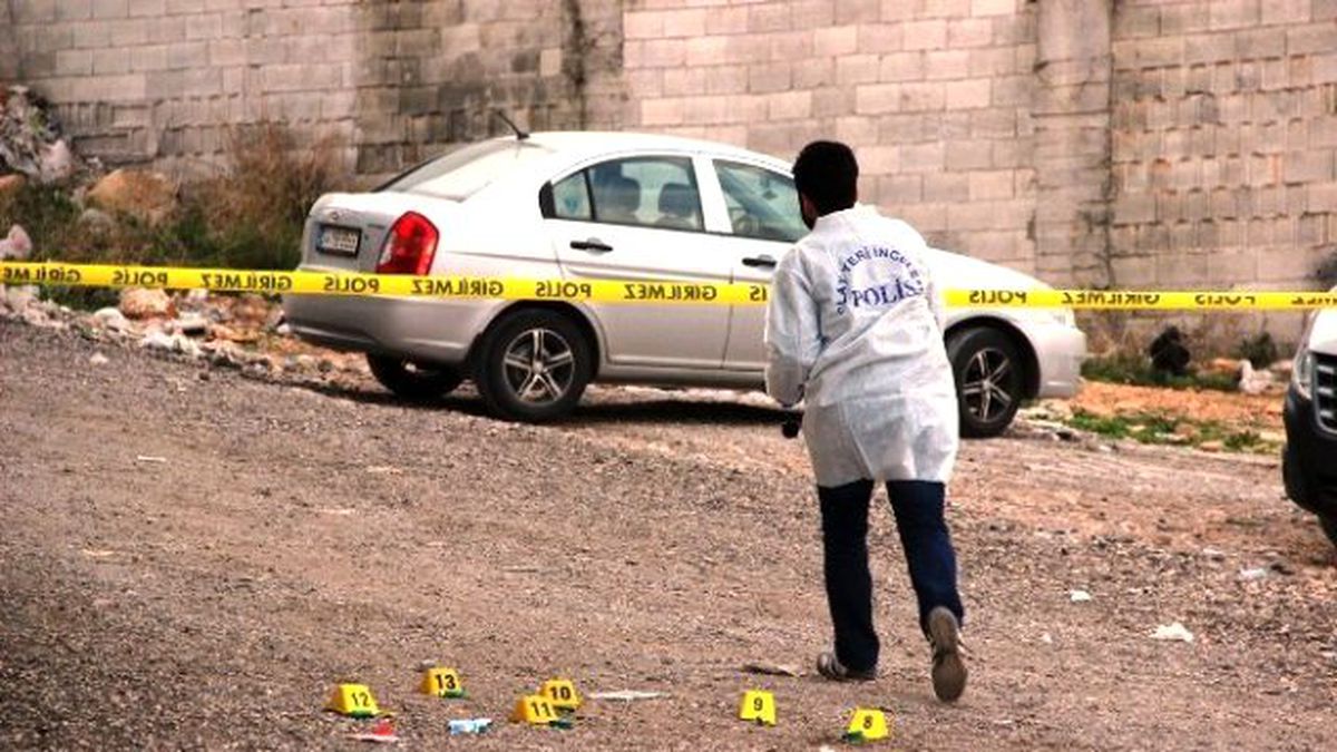 Sokak Ortasında Ağabey Dehşeti! Araçtan İndirip Kafasına Sıktı