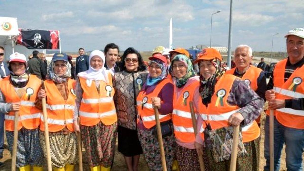 Vali Civelek Klü'de Fidan Dikim Törenine Katıldı