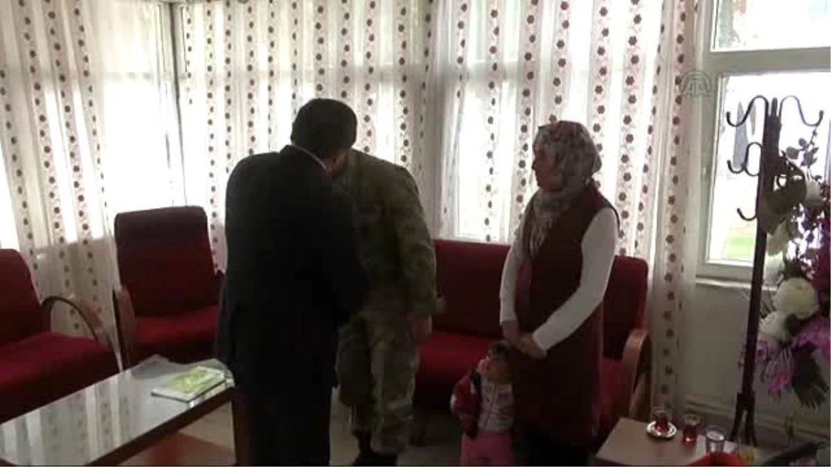 Vali Küçük, Yaralı Askerleri Ziyaret Etti