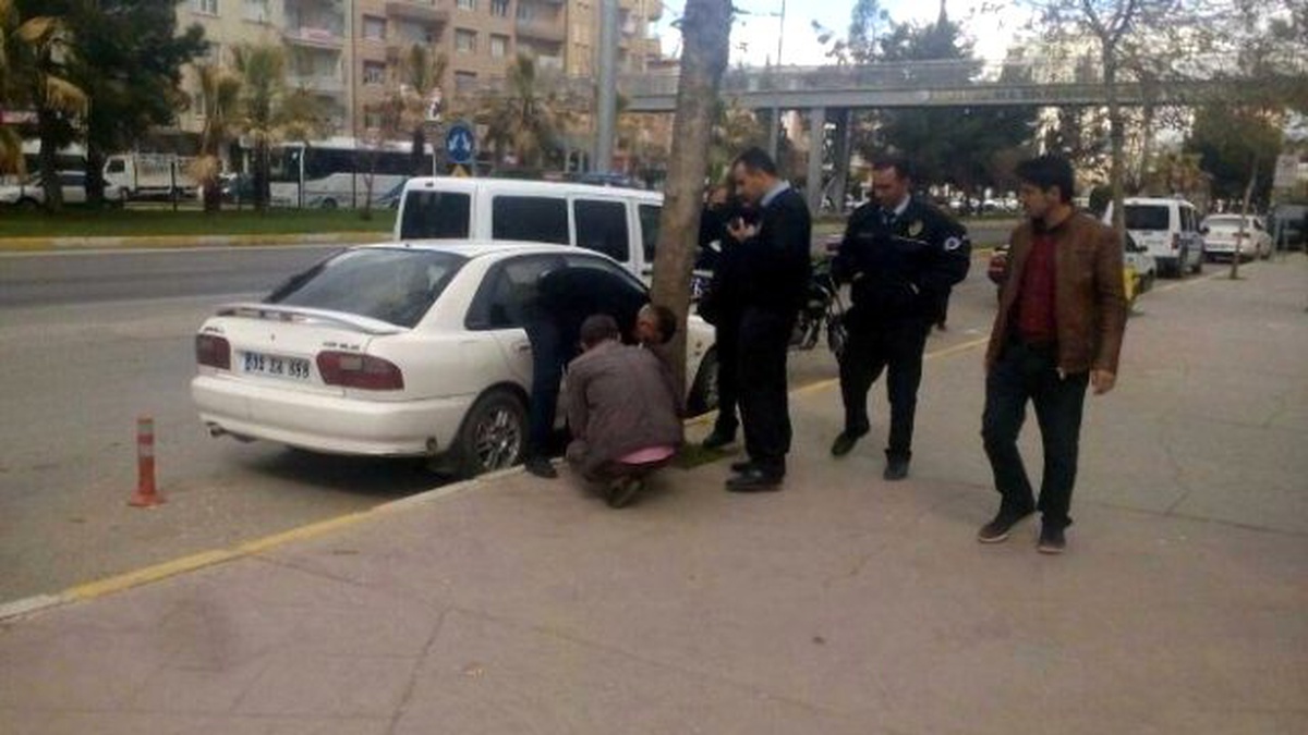 Vatandaşlar Şüpheli Şahsı Polise İhbar Etti