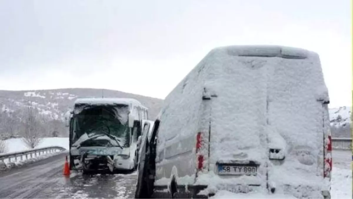 Yozgat\'ta Trafik Kazası: 10 Yaralı