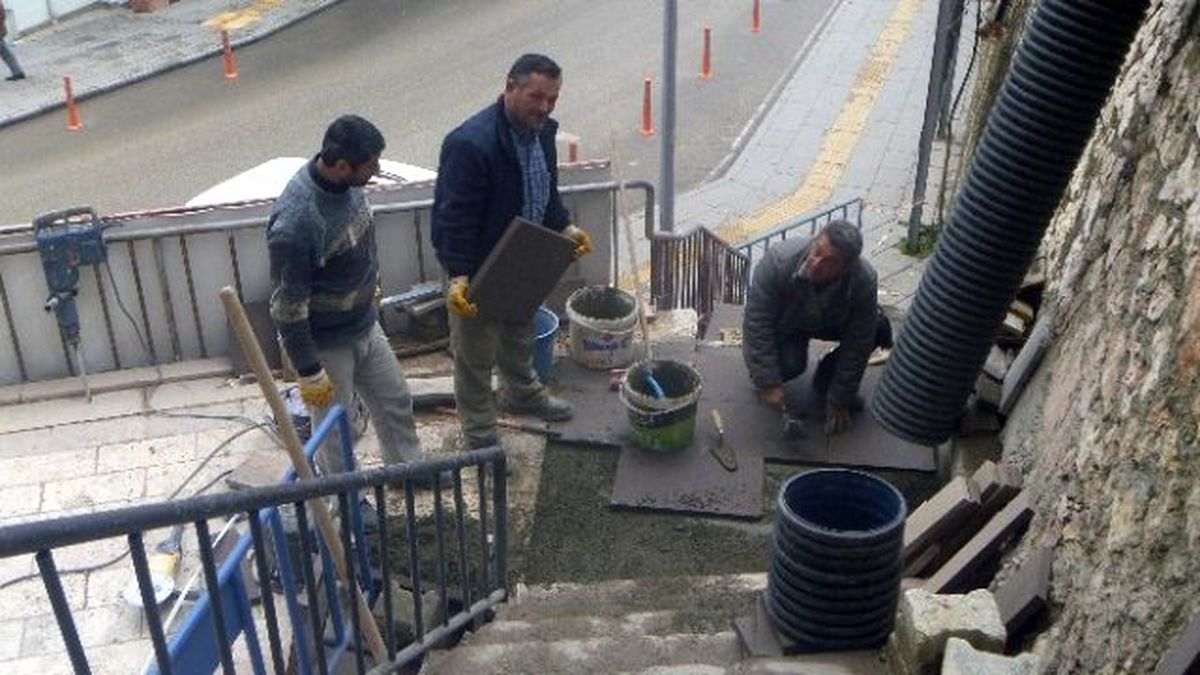 Bilecik\'te Eski Merdivenler Bazalt Taşı ile Yenileniyor