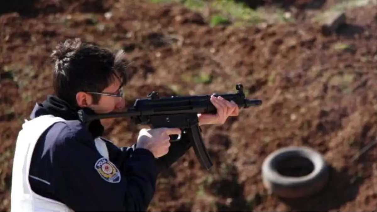 Bolu Polisine Yürüyerek ve Koşarak Atış Eğitimi