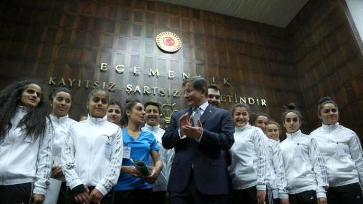 Davutoğlu: Teröre Gerçek Darbeyi \'Selamlaşmak\' Vuracak