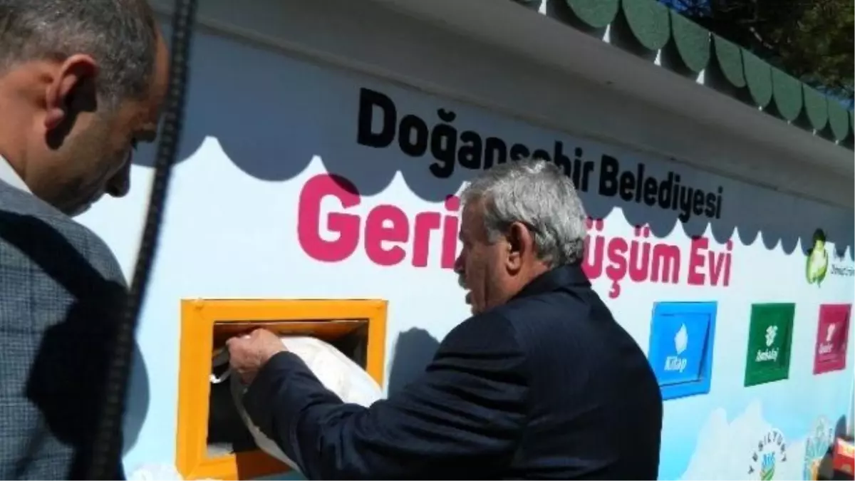 Doğanşehir\'de Geri Dönüşüm Evleri Açıldı