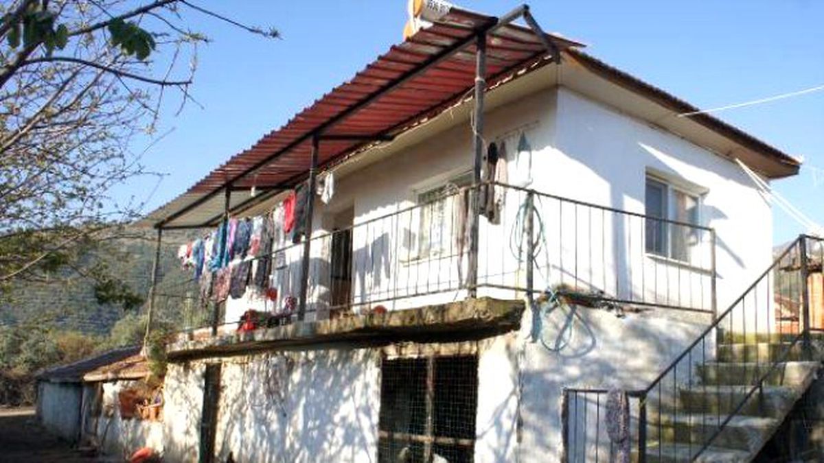 Eşini Av Tüfeğiyle Göğsünden Vurarak Öldürdü