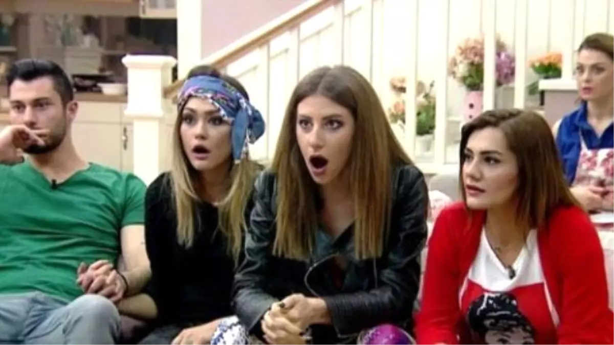 Kısmetse Olur\'da Semih ve Murat\'ın Skandal Ses Kaydı