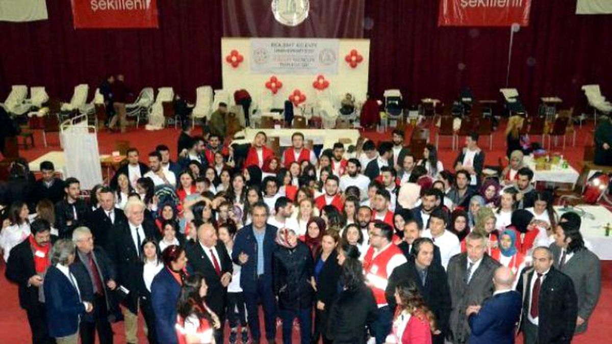 Kzılay, Bülent Ecevit Üniversitesi\'nde Bir Günde 1627 Ünite Kan Topladı