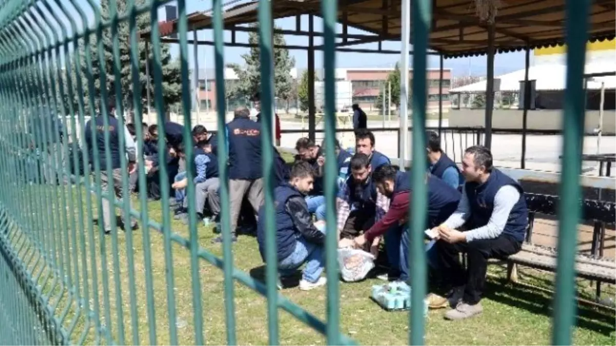 Mobilya Fabrikası İşçilerinden Protesto