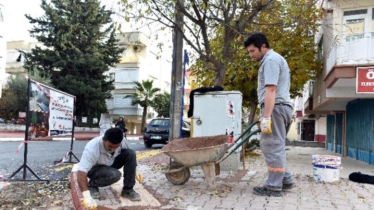 Muratpaşa Belediyesi Kendi Ürettiği Asfaltla Yolları Yenilemeye Başladı