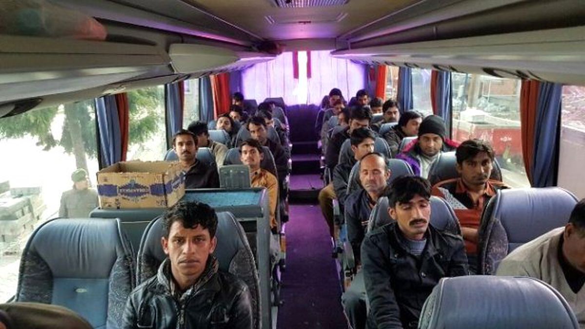 Otobüs Şoförü ve Muavini İnsan Kaçakçılığı Yaparken Yakalandı