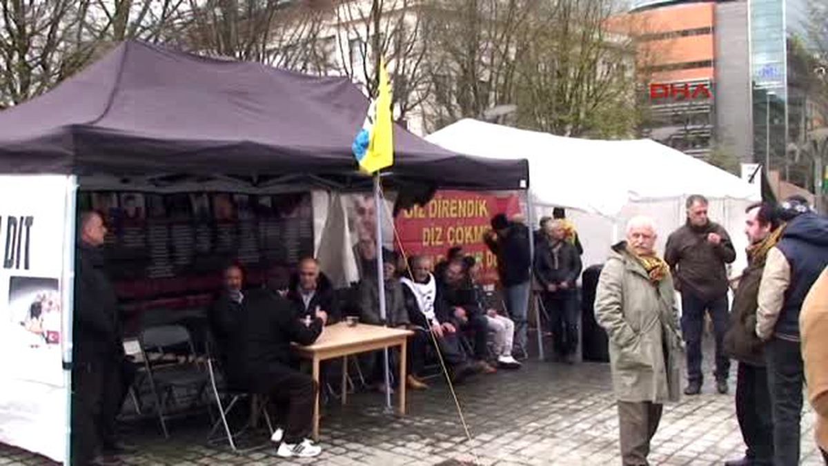 PKK Çadırı Brüksel\'de Yeniden Kuruldu