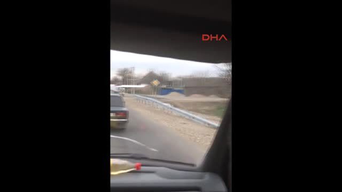 Rusya\'da Otoyola İnen Uçak Görenleri Hayrete Düşürdü