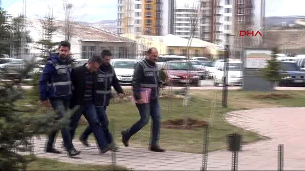 Sivas Çaldığı Parayla Yakalandı, \'Buldum\' Dedi