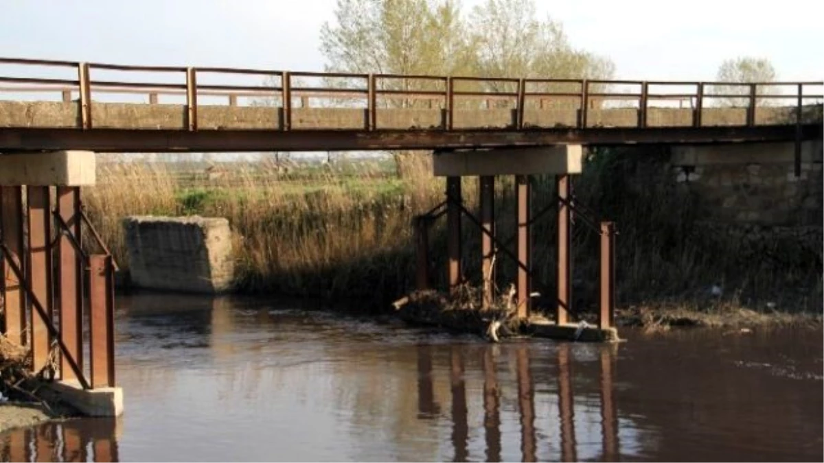 17 Yaşındaki Genç Kızın Doğurduğu Bebek, Ergene Nehri\'ne Atılmış