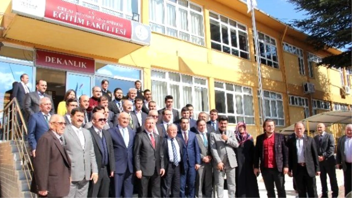Ak Partili Özdağ: "Mehmet Akif Ruhu Her Yerde Yaşatılmalı"