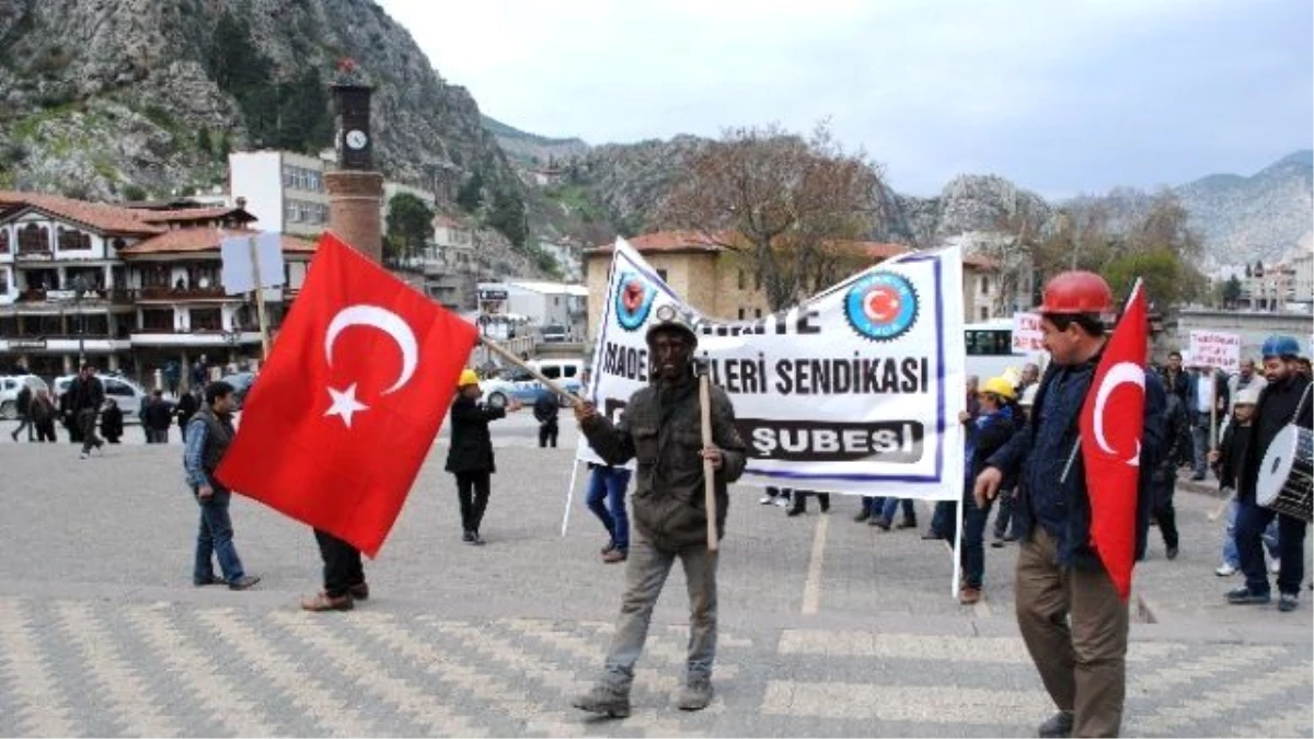 Amasya\'da Madenciler Yürüyüş Yaptı