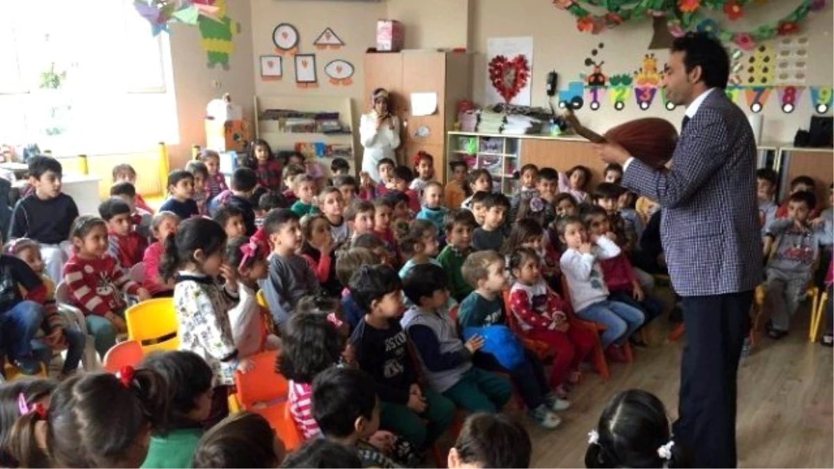 Anaokulu Öğrencilerine Müzik Aletleri Tanıtıldı