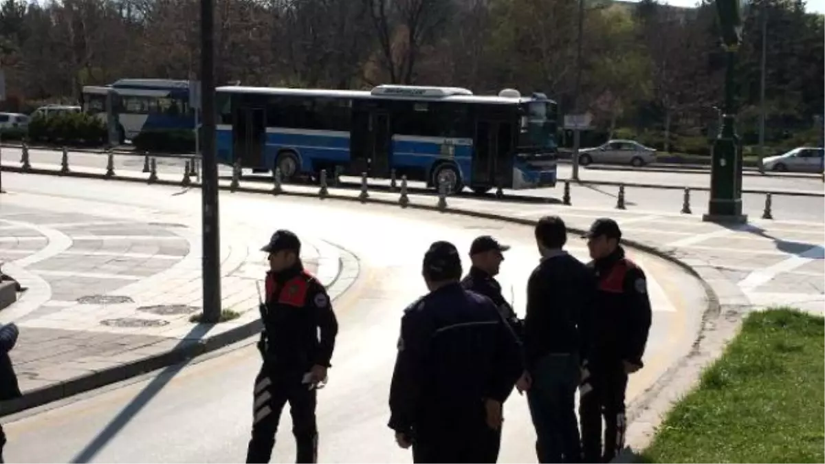 Ankara\'da Özel Halk Otobüsüne Yapılan Bomba İhbarı Asılsız Çıktı