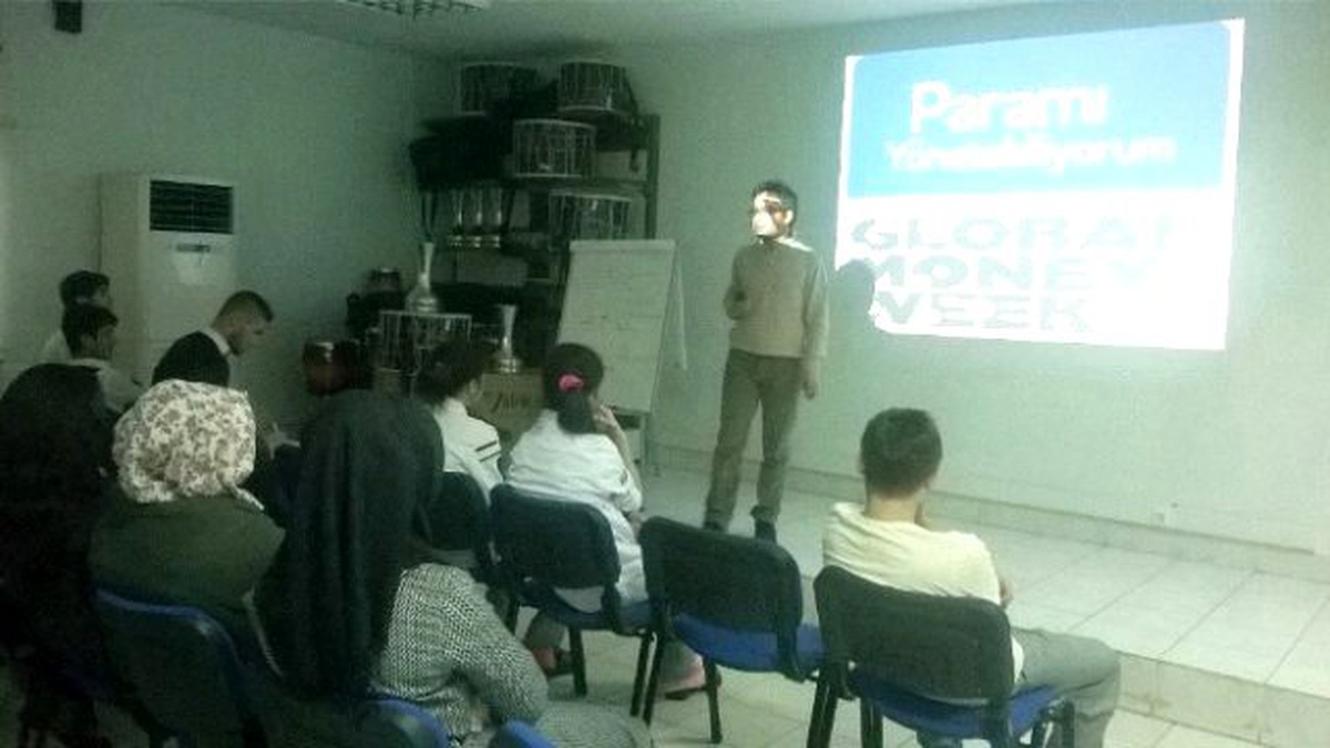 Beyaz Kalpler Öğrencilerine Tasarruf Yolları Anlatıldı