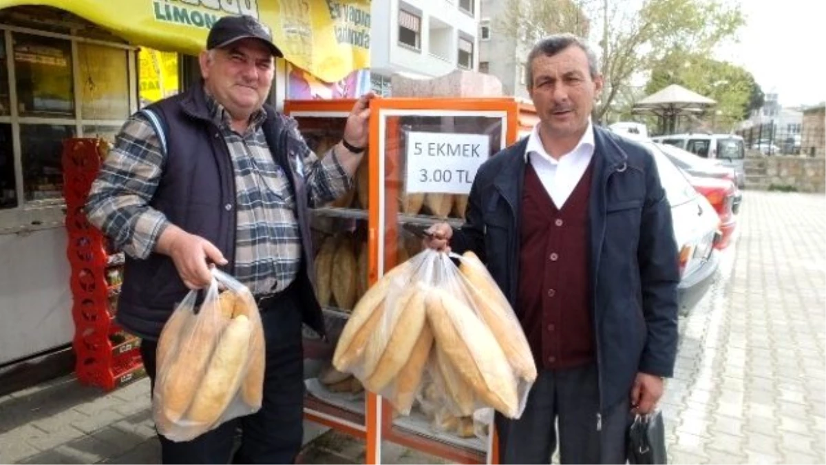 Burhaniye\'de Ucuz Ekmek Vatandaşları Sevindirdi