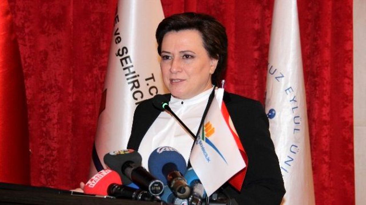 Çevre ve Şehircilik Bakanı Sarı: "İzmir\'in Çed Raporu Eksik"