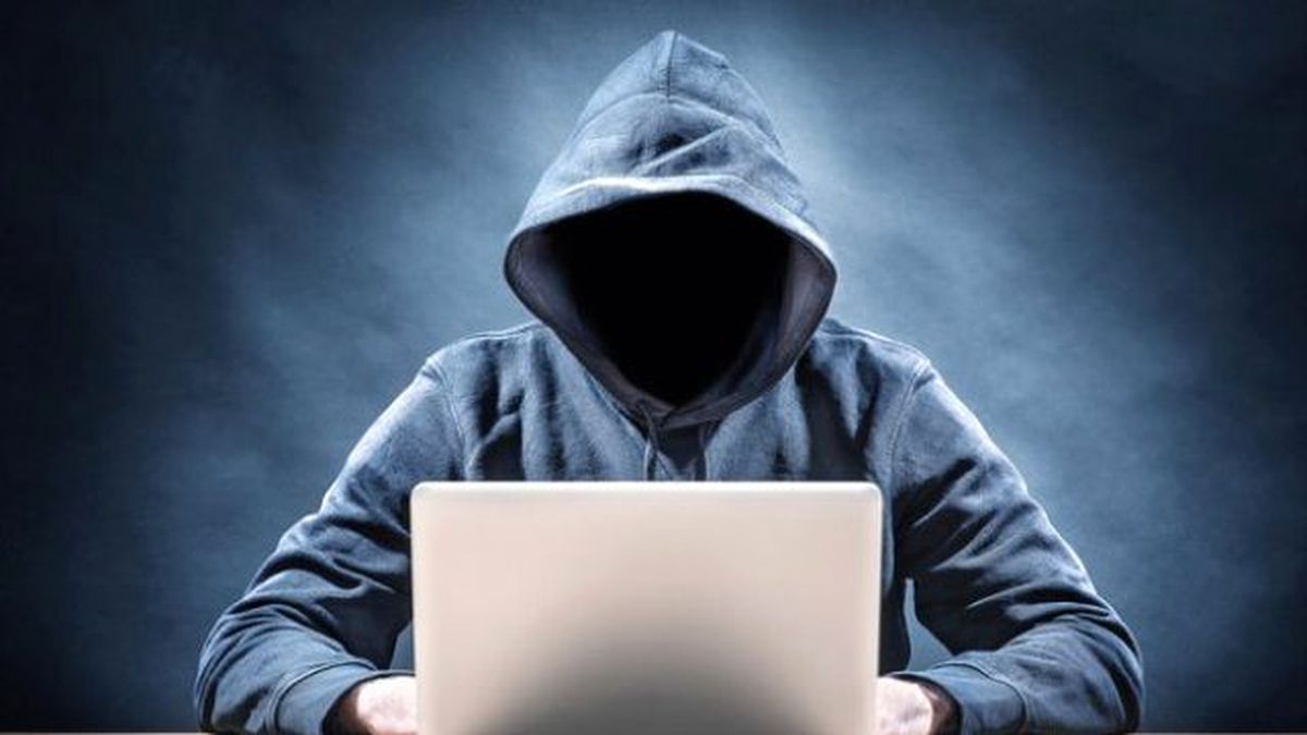 E-posta İle Geliyor, Cihazı Kilitliyor, Fidye İstiyor
