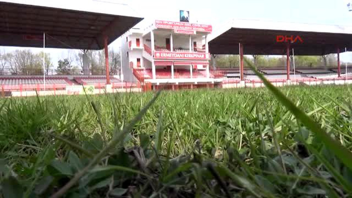Edirne\'de 654 Yıllık Er Meydanının Çimleri Yenilendi