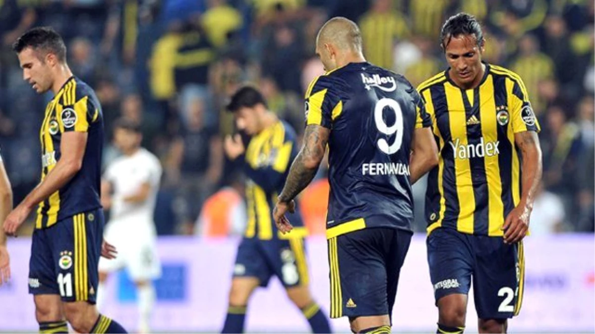 Fenerbahçe\'de Sezon Sonu Gönderilecek İsimler Belli Oldu