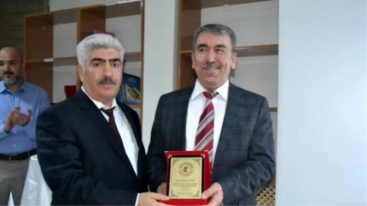 Gözde Sağlık Grubu Doktorlarına Anlamlı Plaket