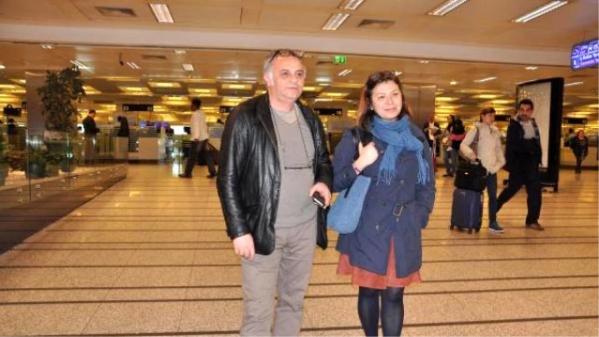 Haklarında Yakalama Kararı Bulunan Akademisyen Meral Camcı Türkiye\'ye Döndü