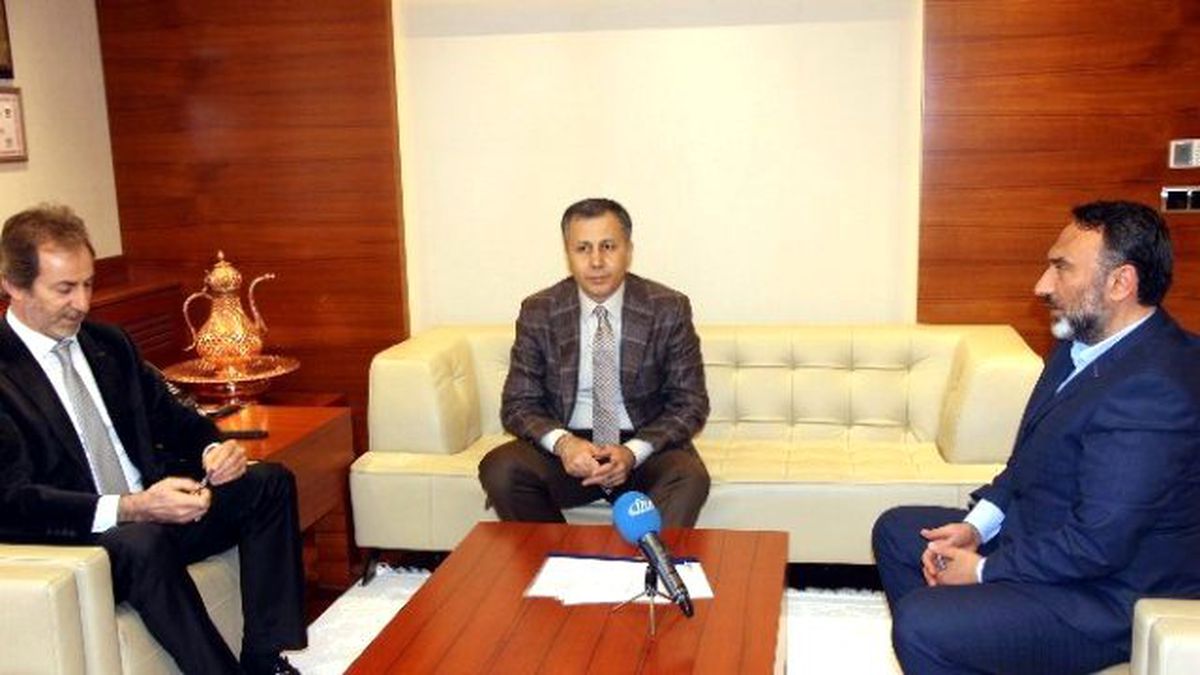 İş Adamları ile Yardım Derneğinden Suriyelilere Yardım İçin Protokol