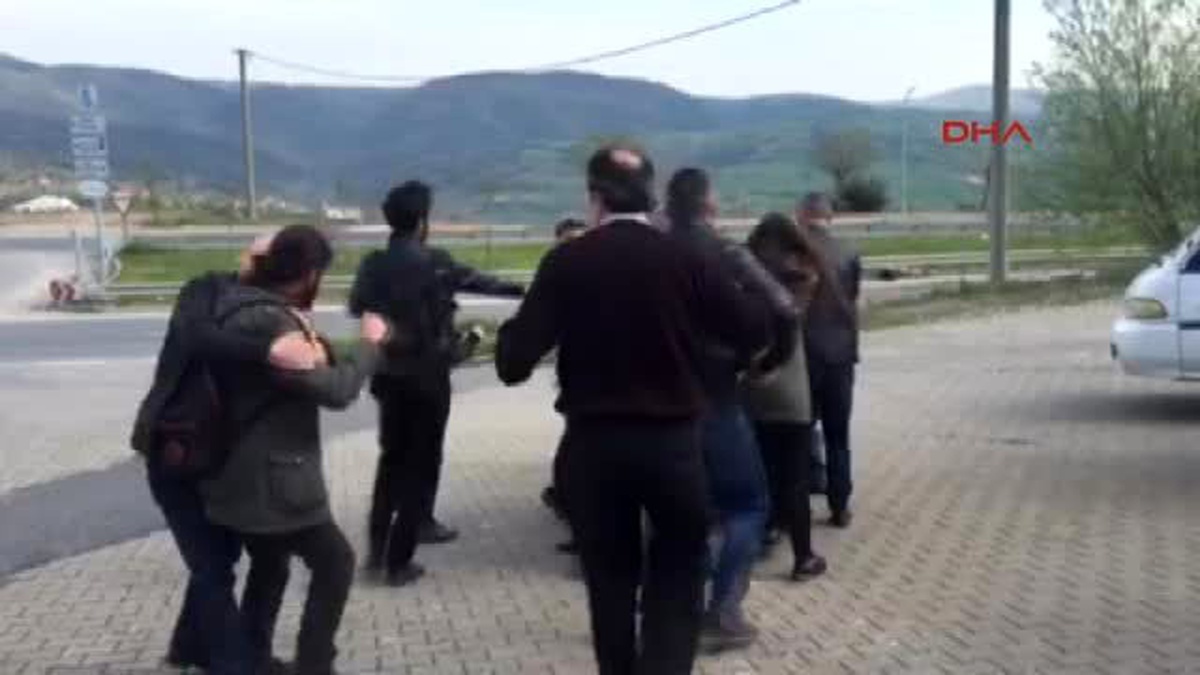 Kocaeli Rehabilitasyon Merkezi\'nde \'Kurtarın Bizi\' Çığlıkları- Öğrenciler Kurum Önünde Eylem Yaptı