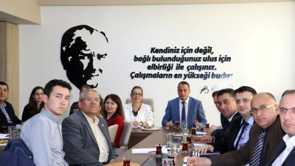 Manisa Büyükşehir 17 İlçe Belediyesini Bilgilendirdi