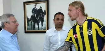 Simon Kjaer Kendinden Emin!