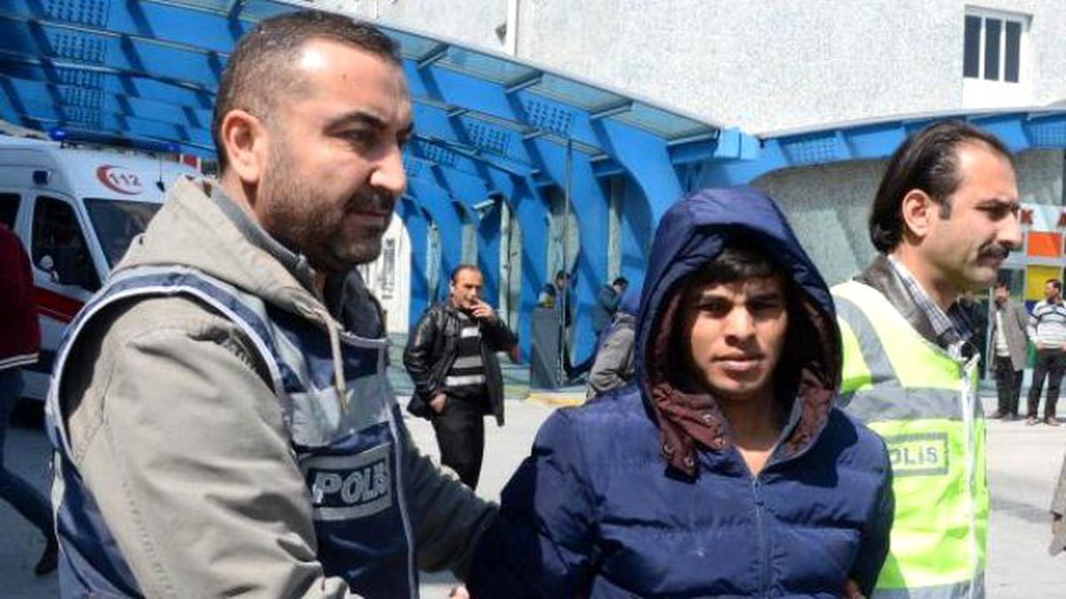 "Şaşkın" Dolandırıcı "Uyanık" Kargocuya Yakalandı