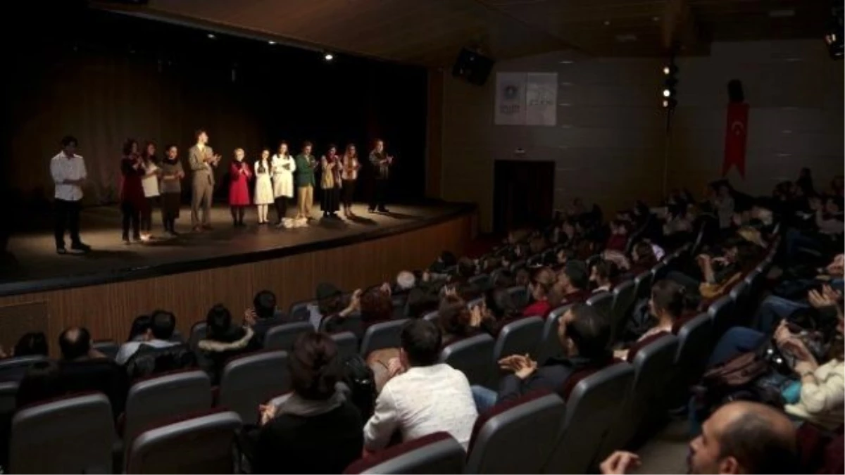 Tiyatro Eğitimini Tamamlayan Öğrenciler Sahne Aldı