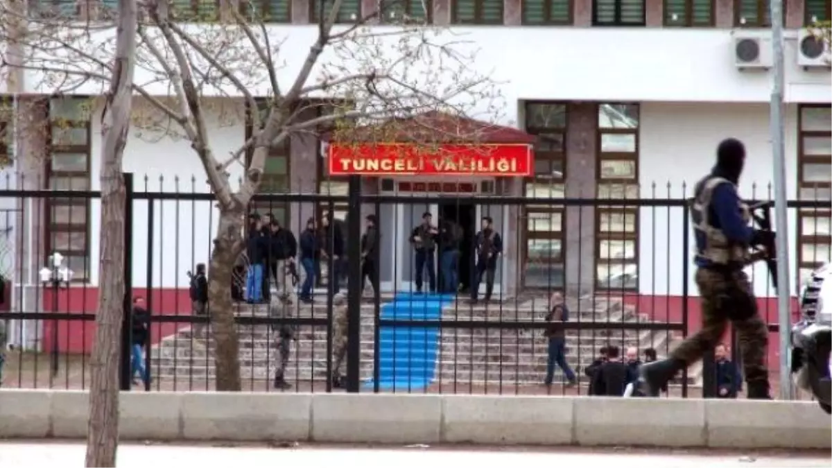 Tunceli\'de Valilik ve Adliye Binasına Bomba ile Girmeye Çalışan Dhkp-C\'li Terörist Ölü Ele Geçti (2)