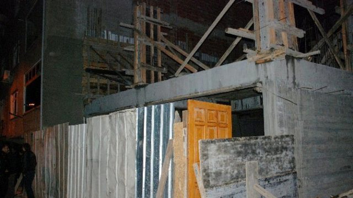 Yaşlı Kadın Yıkılan Beton Duvarın Altında Can Verdi