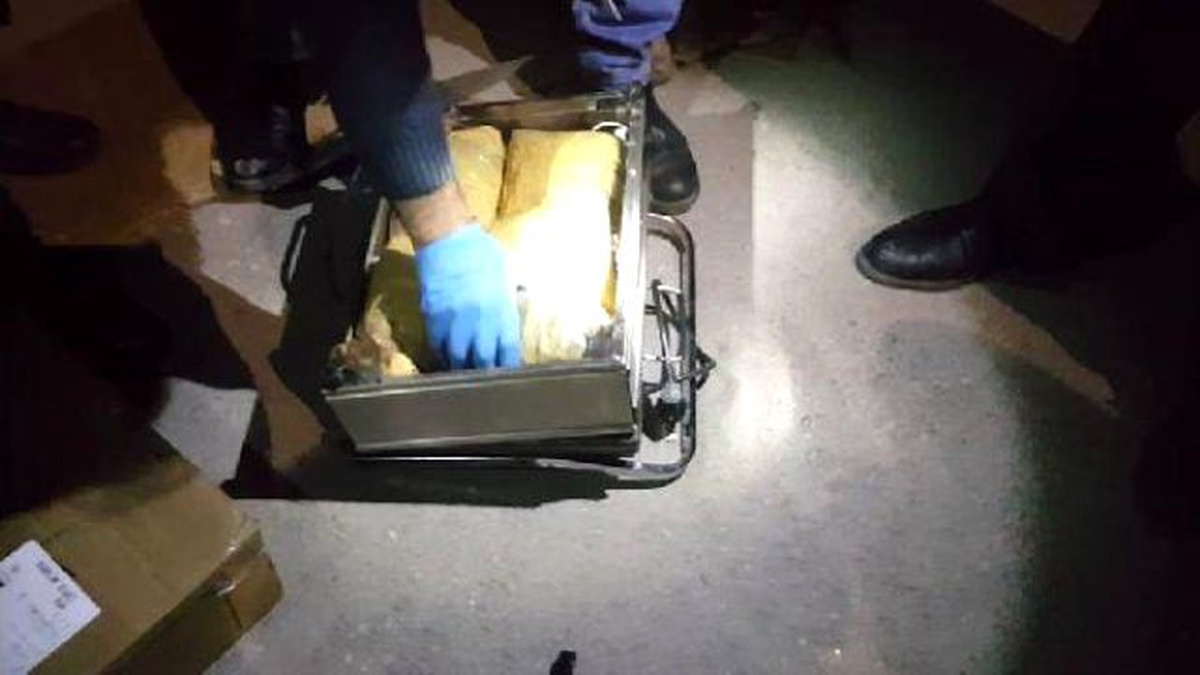 20 Kilo Esrarı \'Zela\' Adlı Polis Köpeği Buldu