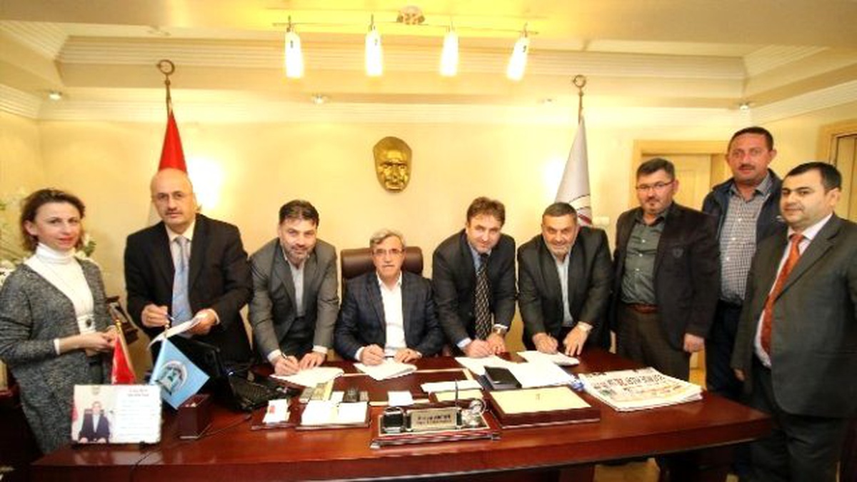 Akyazı Belediyesi\'nde Toplu İş Sözleşmesi İmzalandı