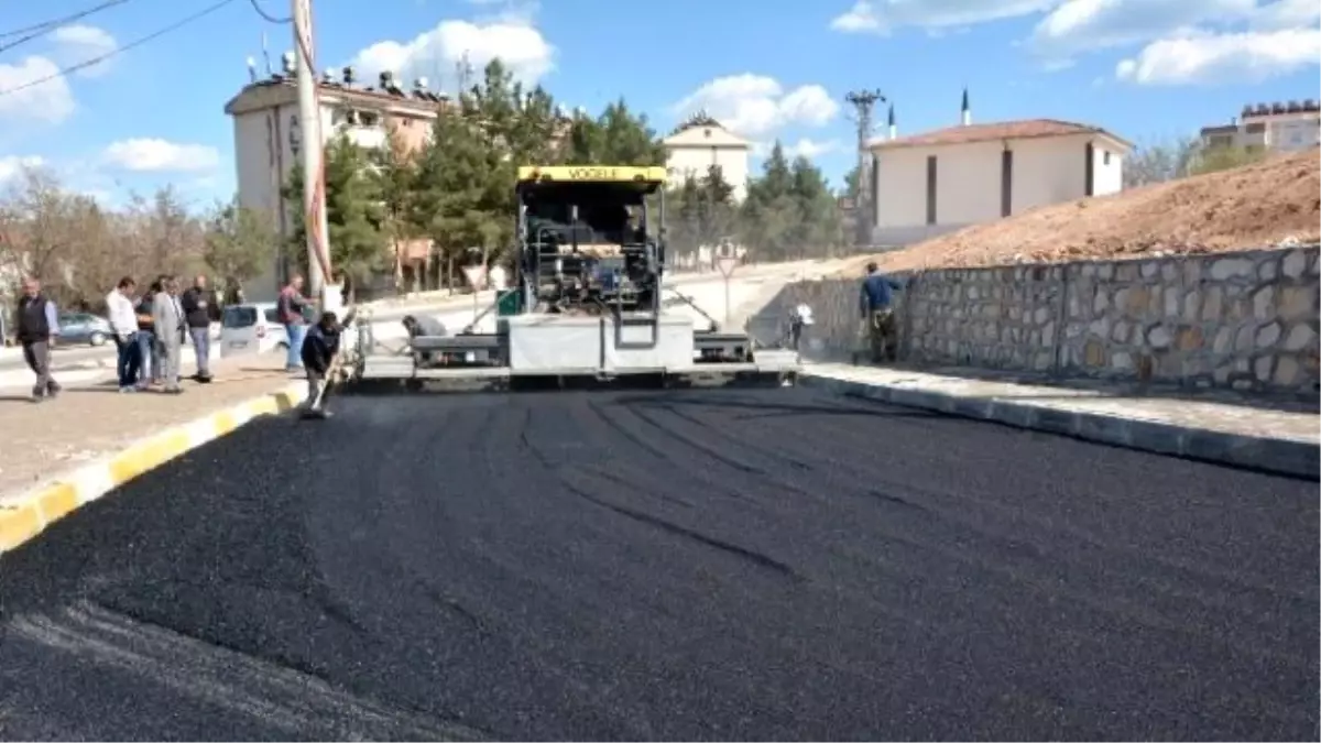 Altınşehir Mahallesinde Asfaltlama Çalışması Yapıldı