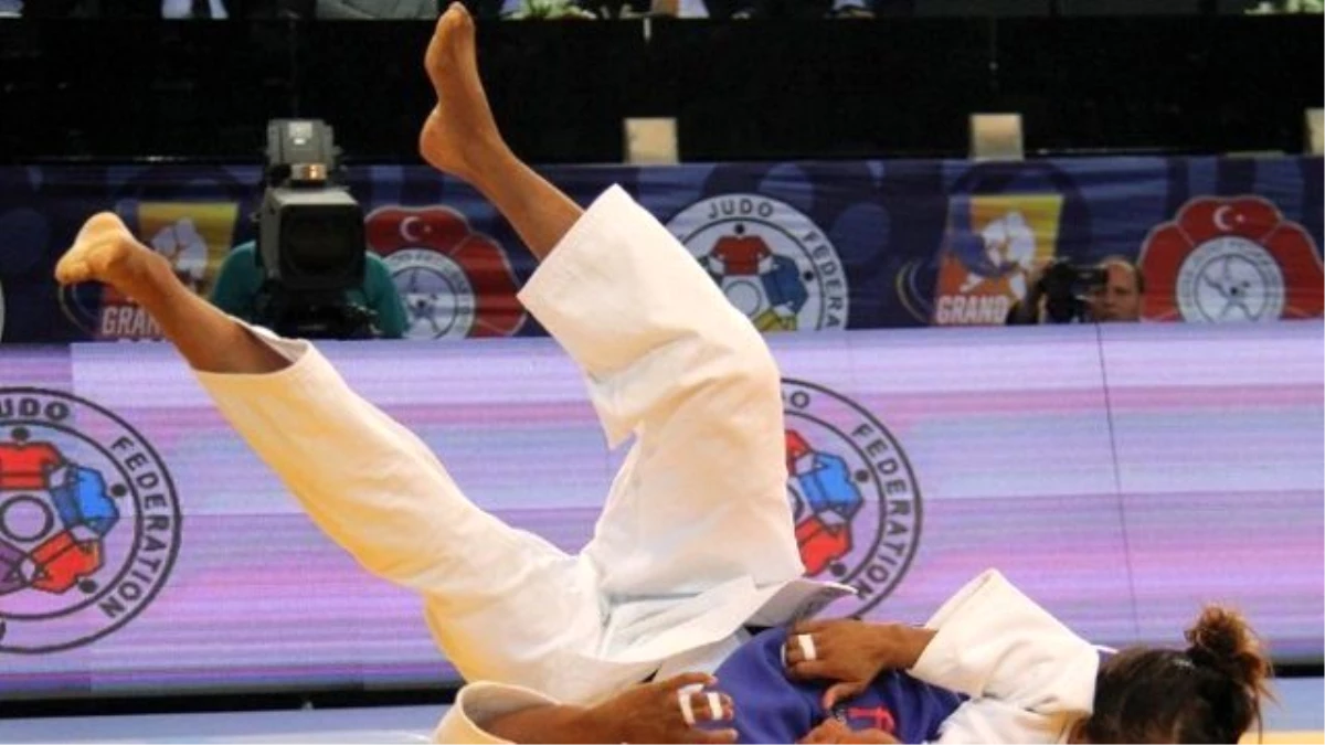 Bakan Çağatay Kılıç Milli Judoculara Başarı Diledi