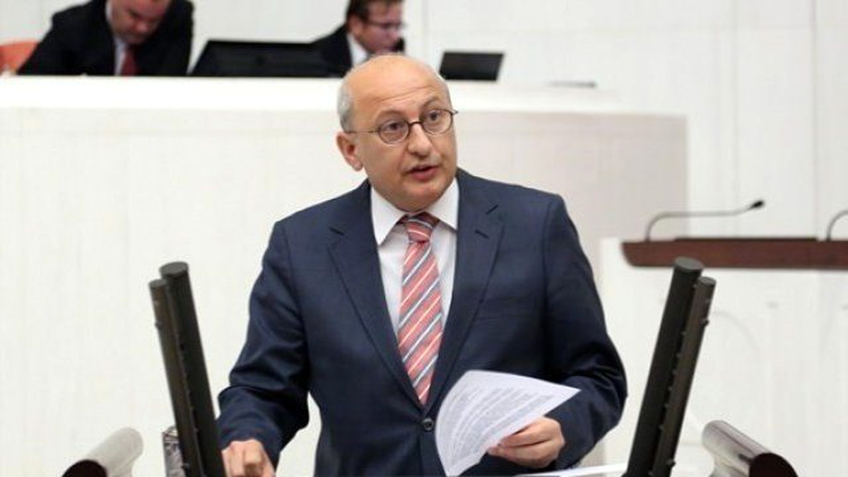 Çakırözer\'den İnönü\'ye İstiklal Madalyası Teklifi