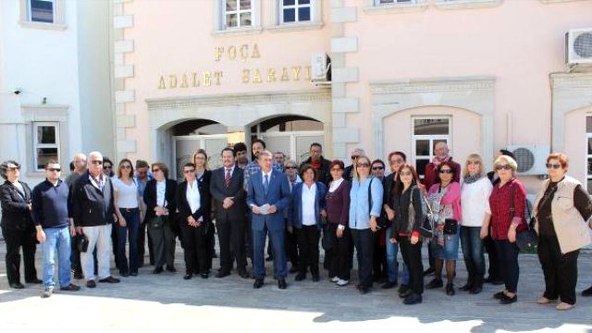 CHP Foça\'dan \'Erdoğan\' ve \'Davutoğlu\'na Suç Duyurusu